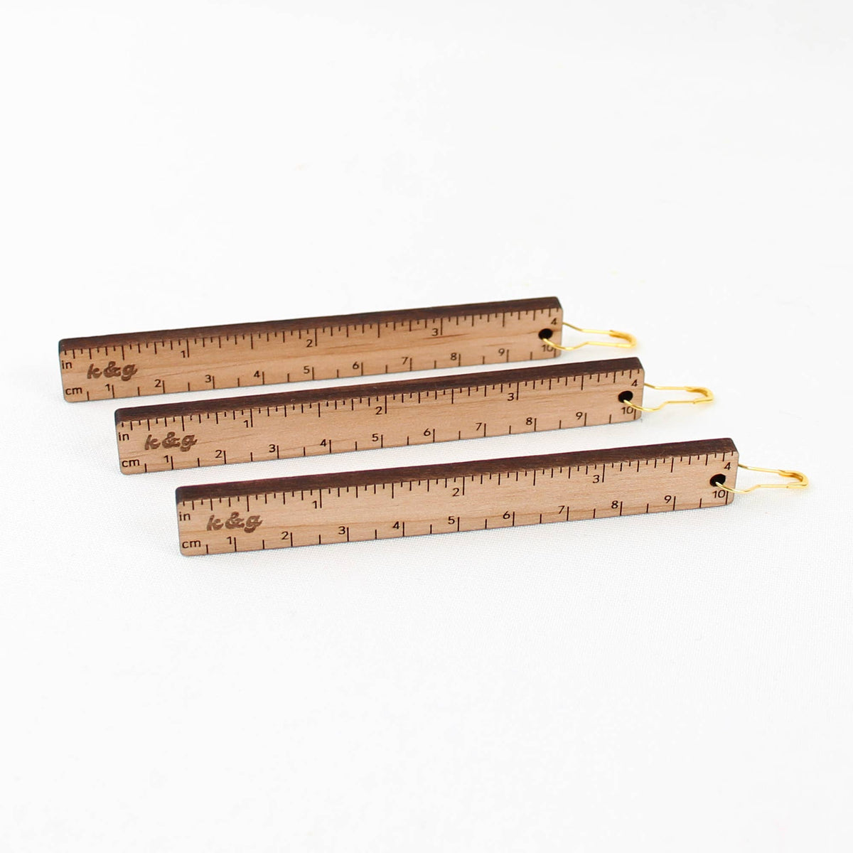 Knit & Gather - Upcycled 4" Clip Ruler