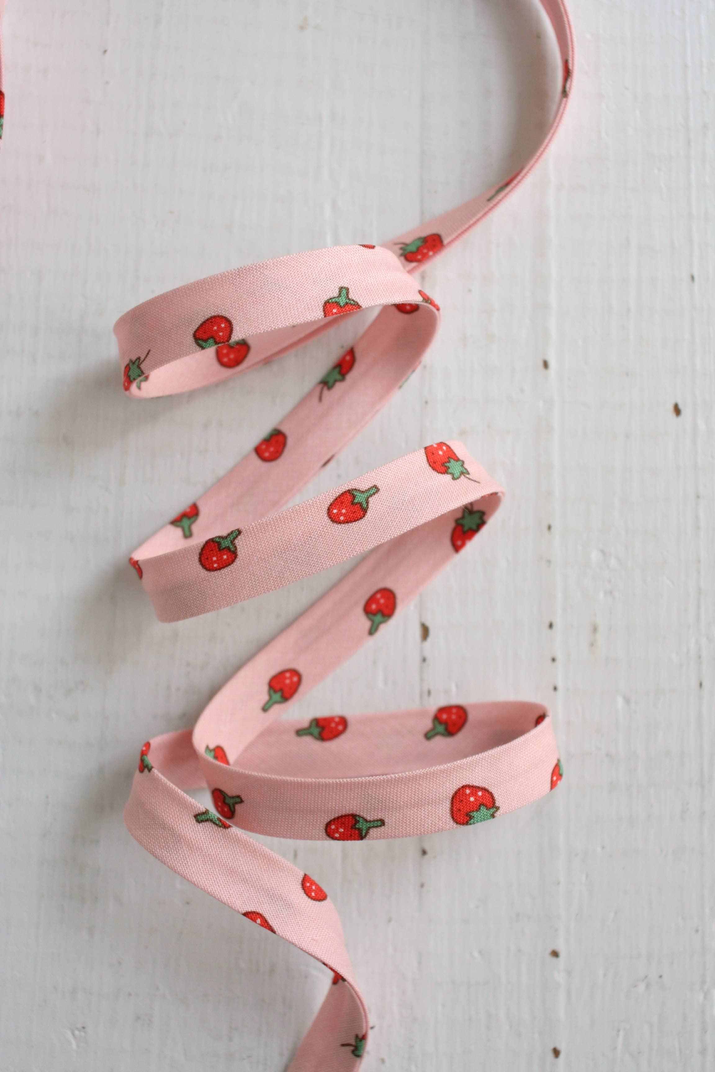 1/2" Double Fold Bias Binding Pink Strawberry Sewing Notions