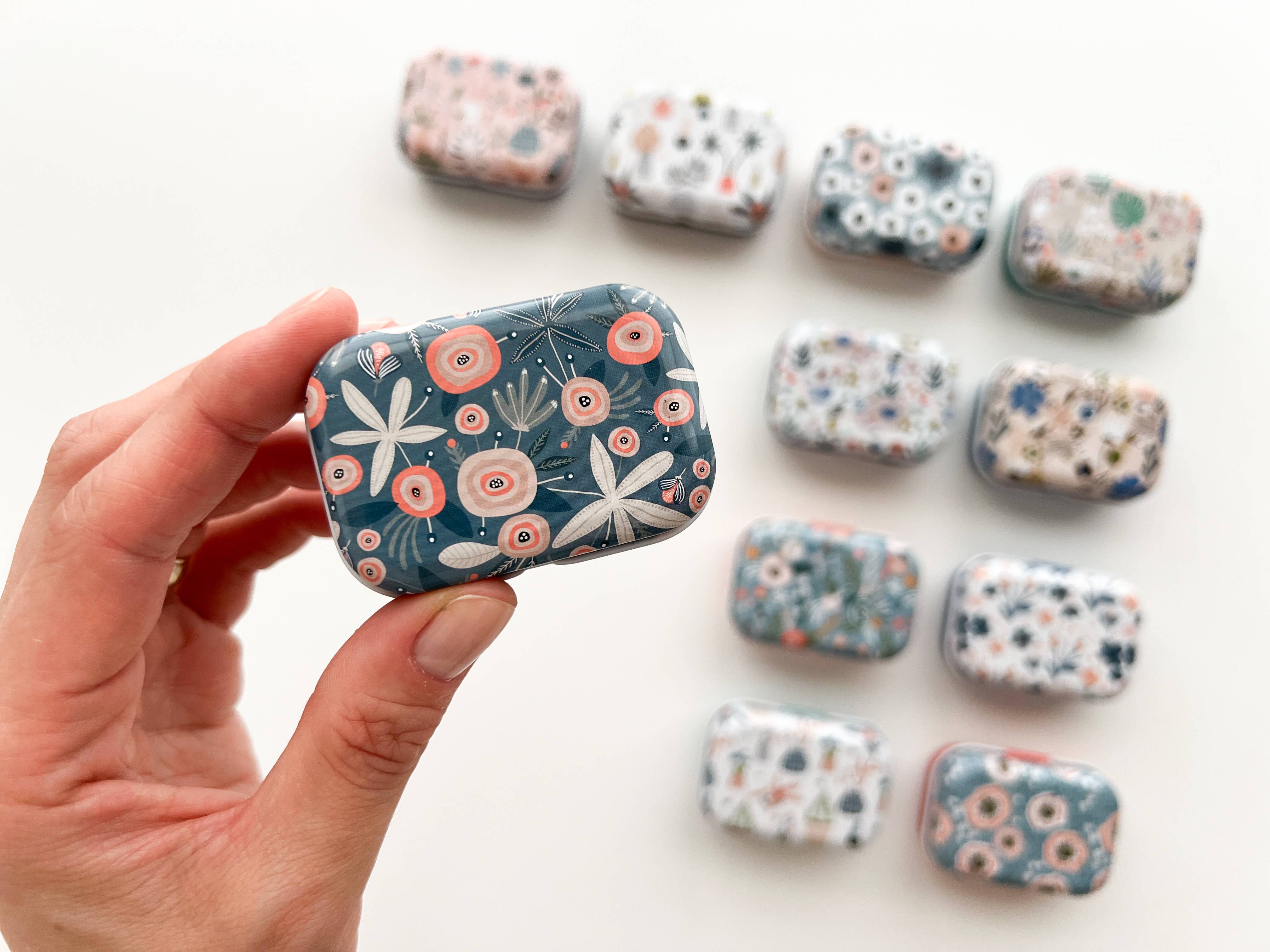 Magnetic Floral Needle Tin Case Keeper