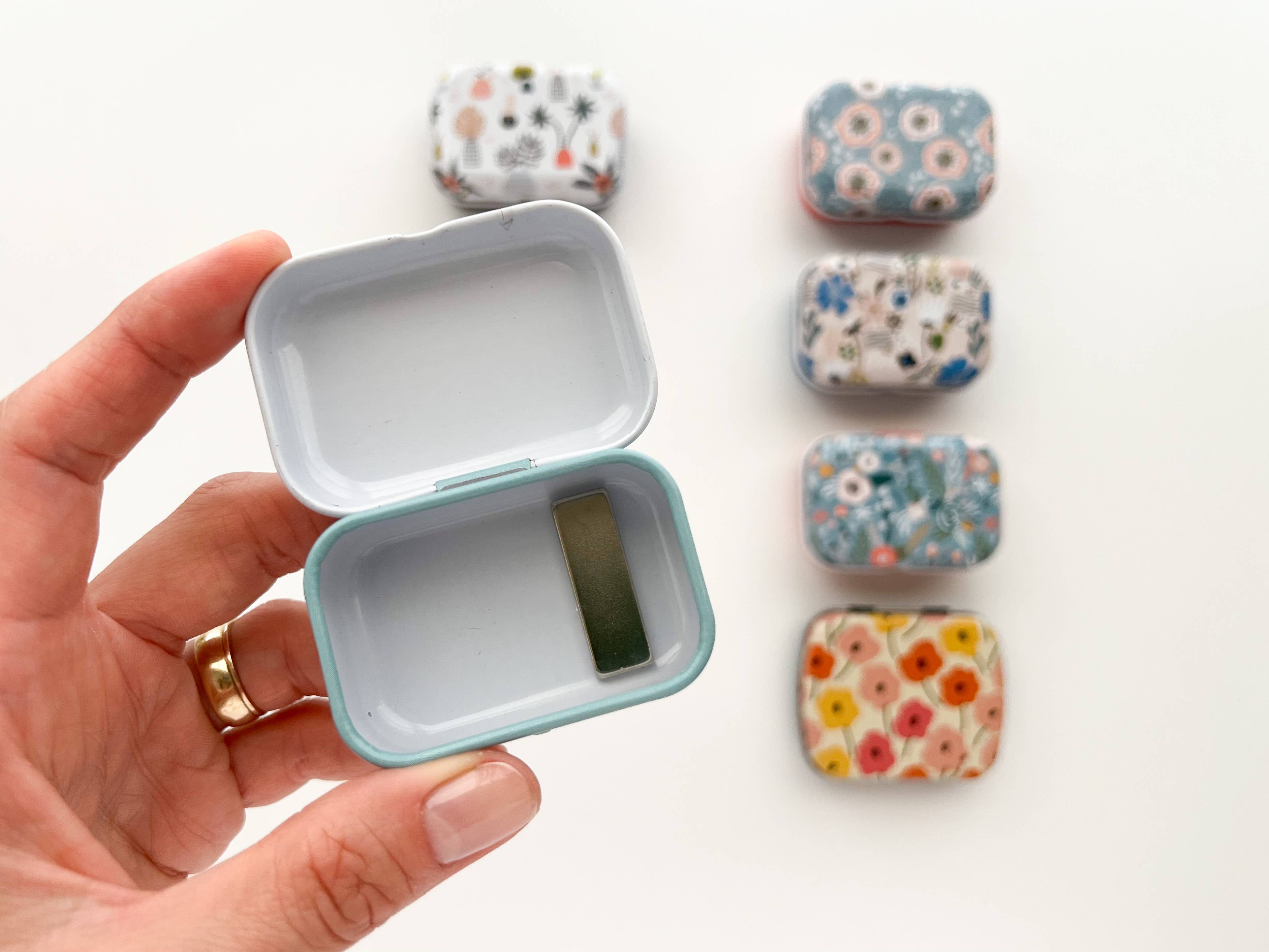 Magnetic Floral Needle Tin Case Keeper