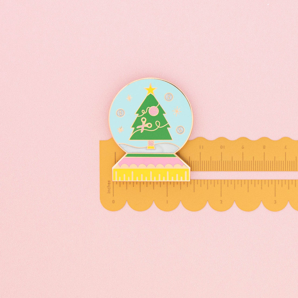 Sarah Hearts - Crafty Winter Snow Globe Magnetic Needle Minder