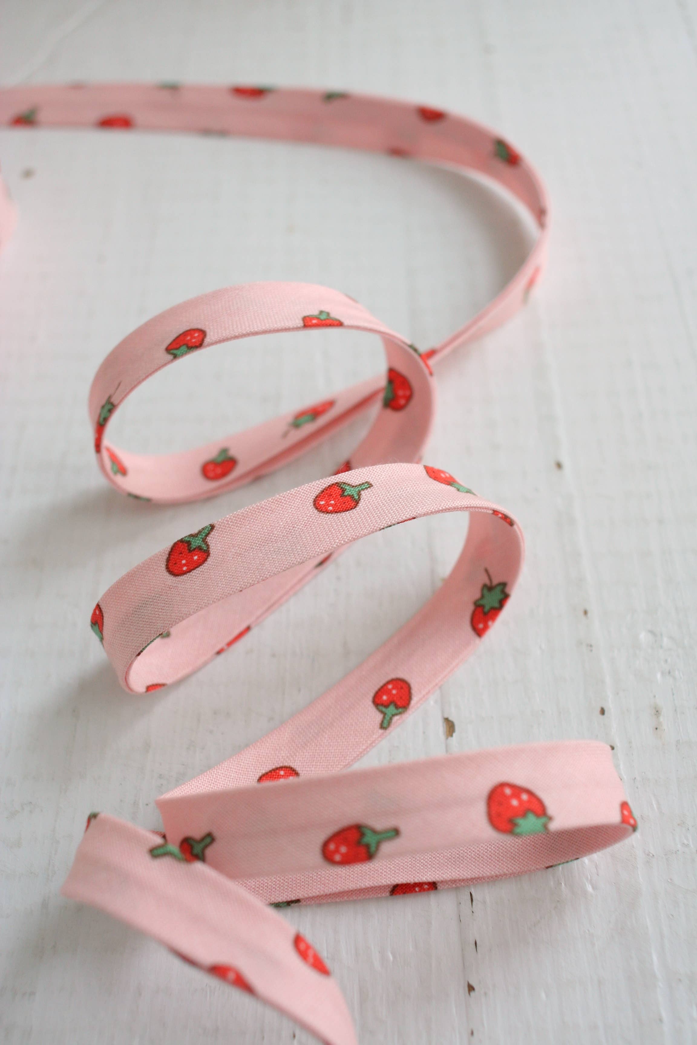 1/2" Double Fold Bias Binding Pink Strawberry Sewing Notions