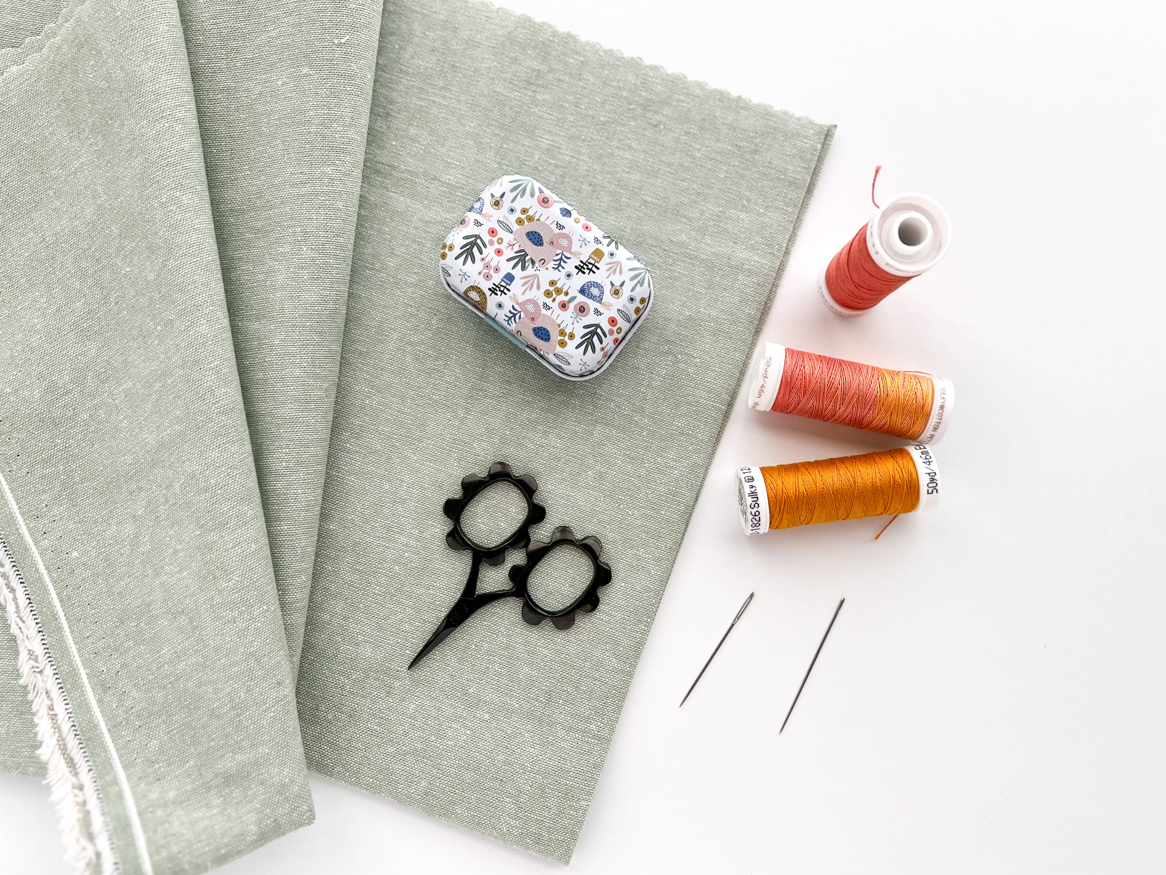 Magnetic Floral Needle Tin Case Keeper
