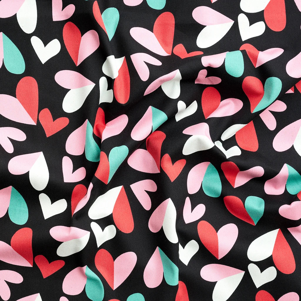 Kokka Fabrics: Retro Charm Heart Cotton Oxford - Black YKA-36010-3