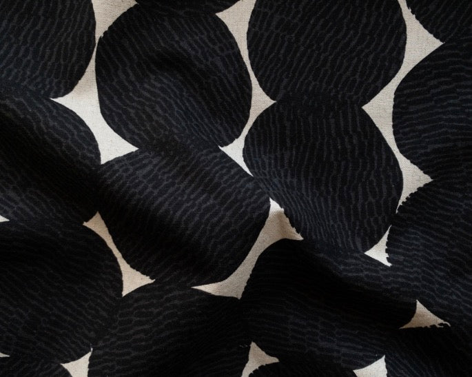 Sevenberry: Japanese Cotton/Linen Canvas – Natural Dots – Charcoal/Natural