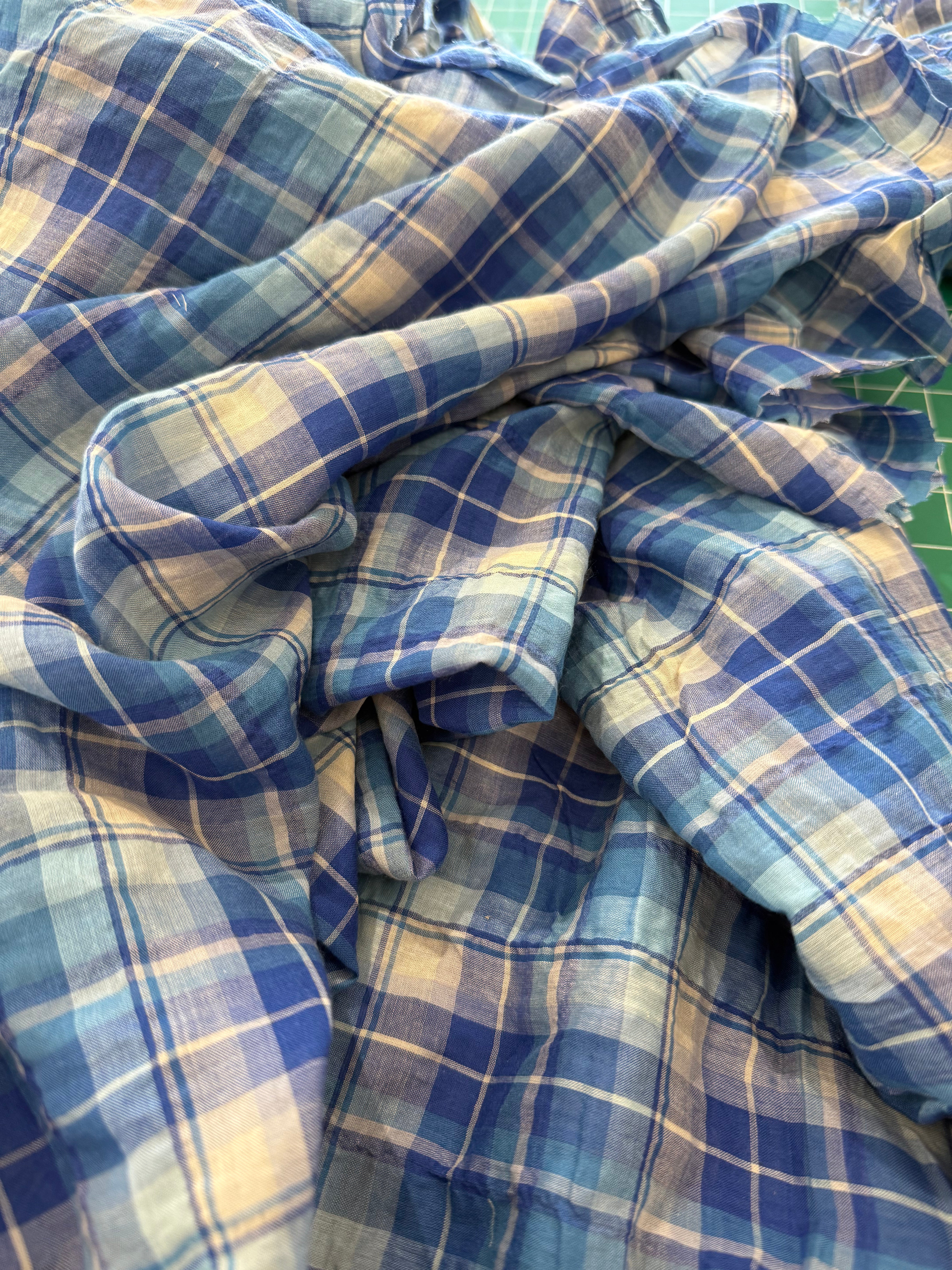 Deadstock- Lightweight Cotton Paid, Blue & Cream (3.5 yard piece)