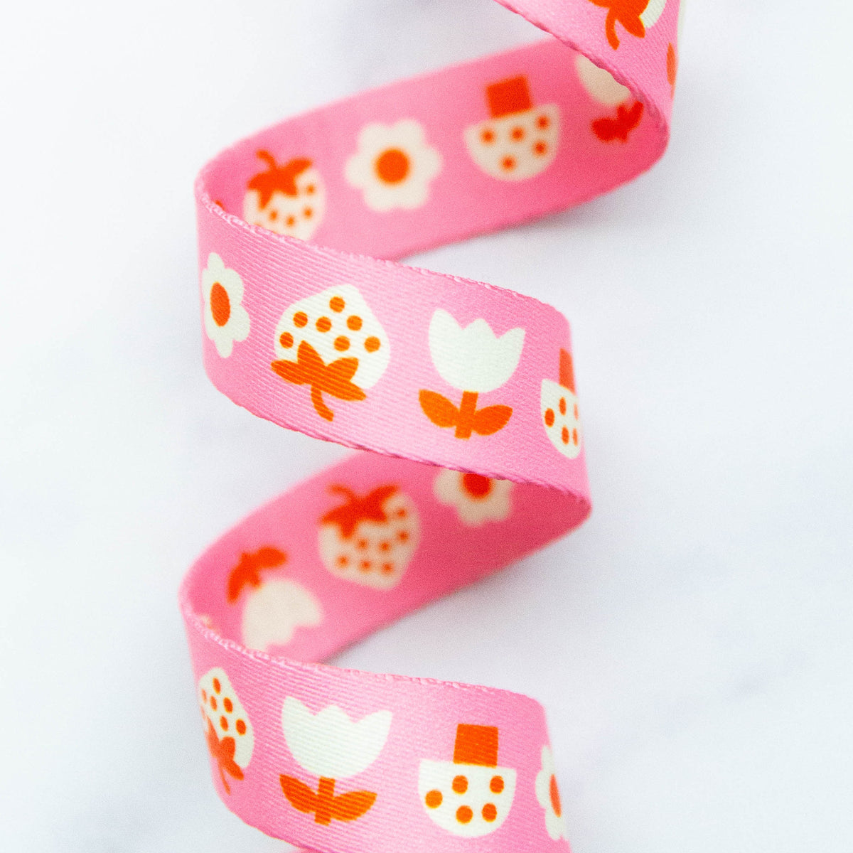 Strawbitties in Pink 1" wide