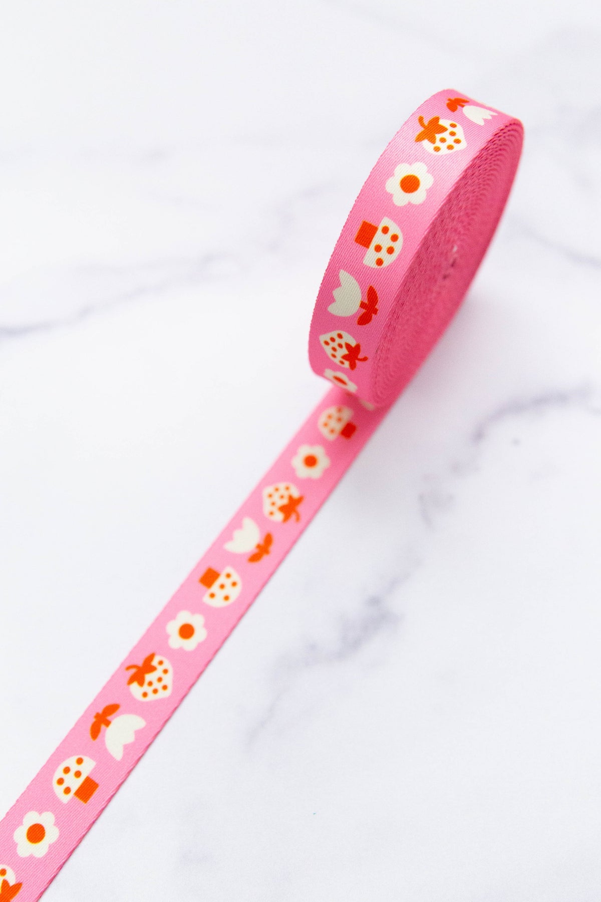 Strawbitties in Pink 1" wide