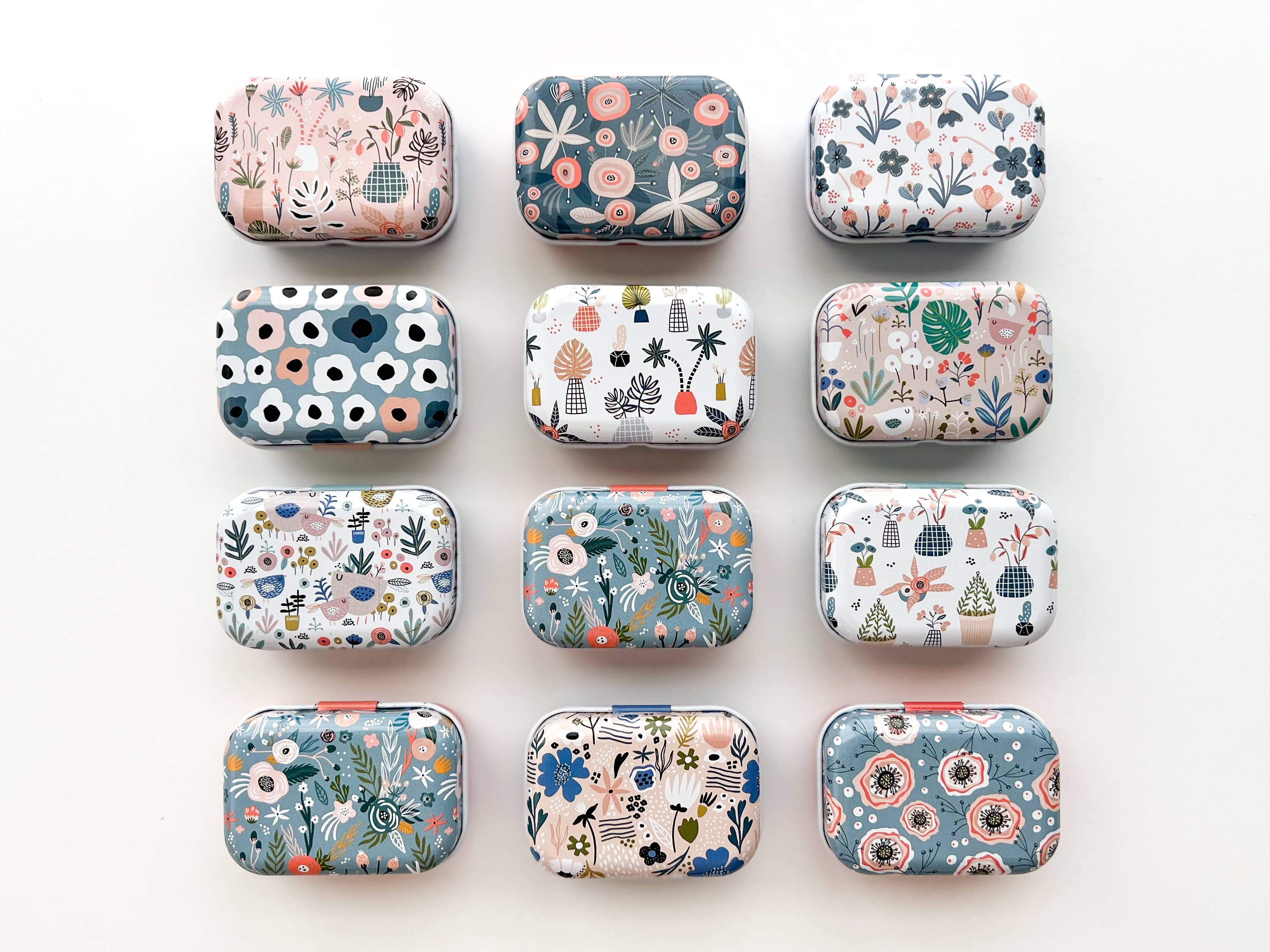 Magnetic Floral Needle Tin Case Keeper