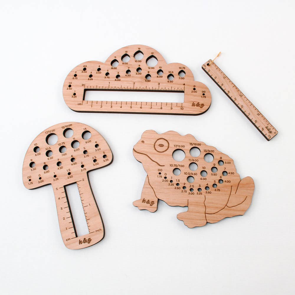 Knit & Gather - Upcycled 4" Clip Ruler