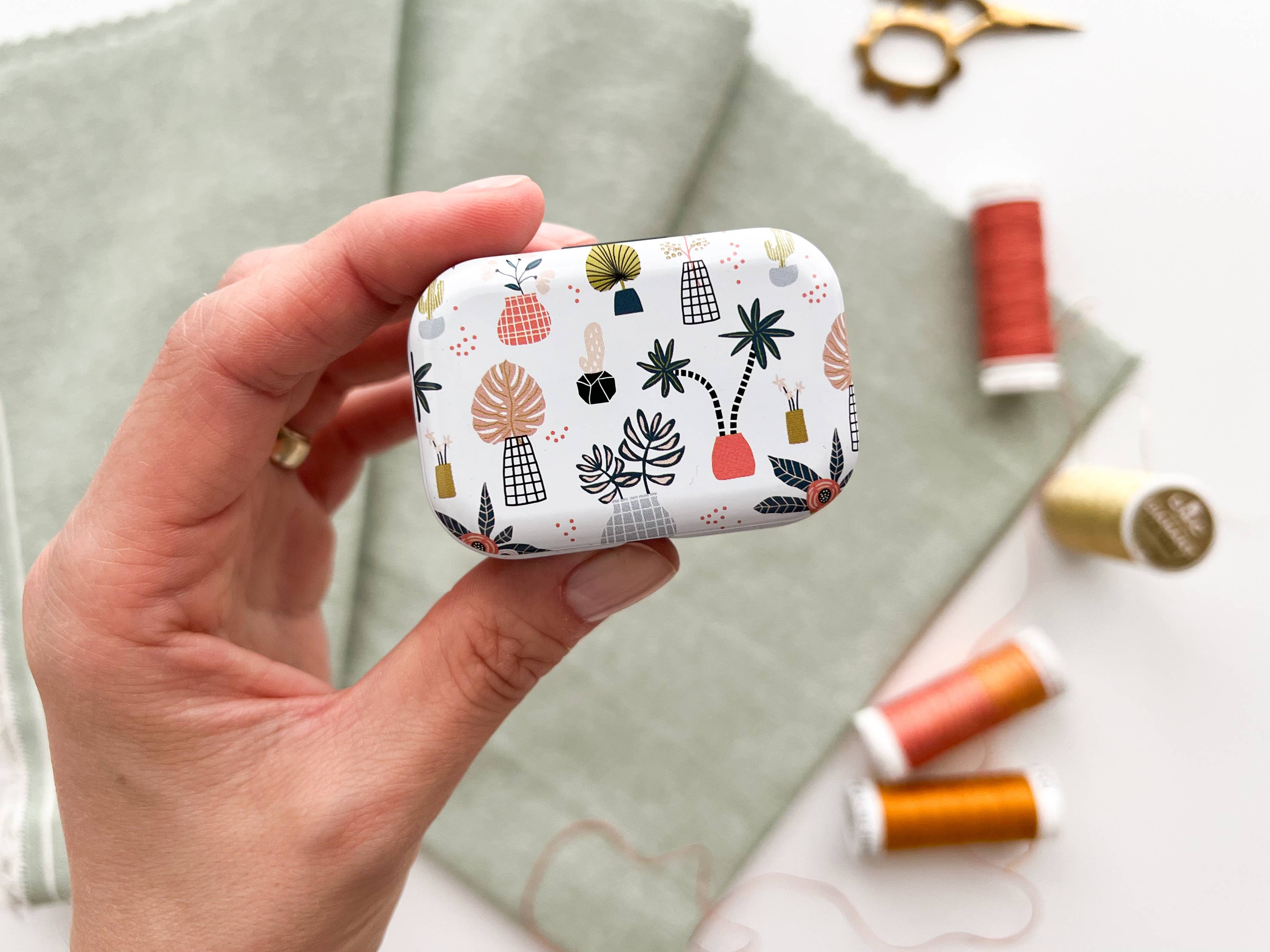 Magnetic Floral Needle Tin Case Keeper