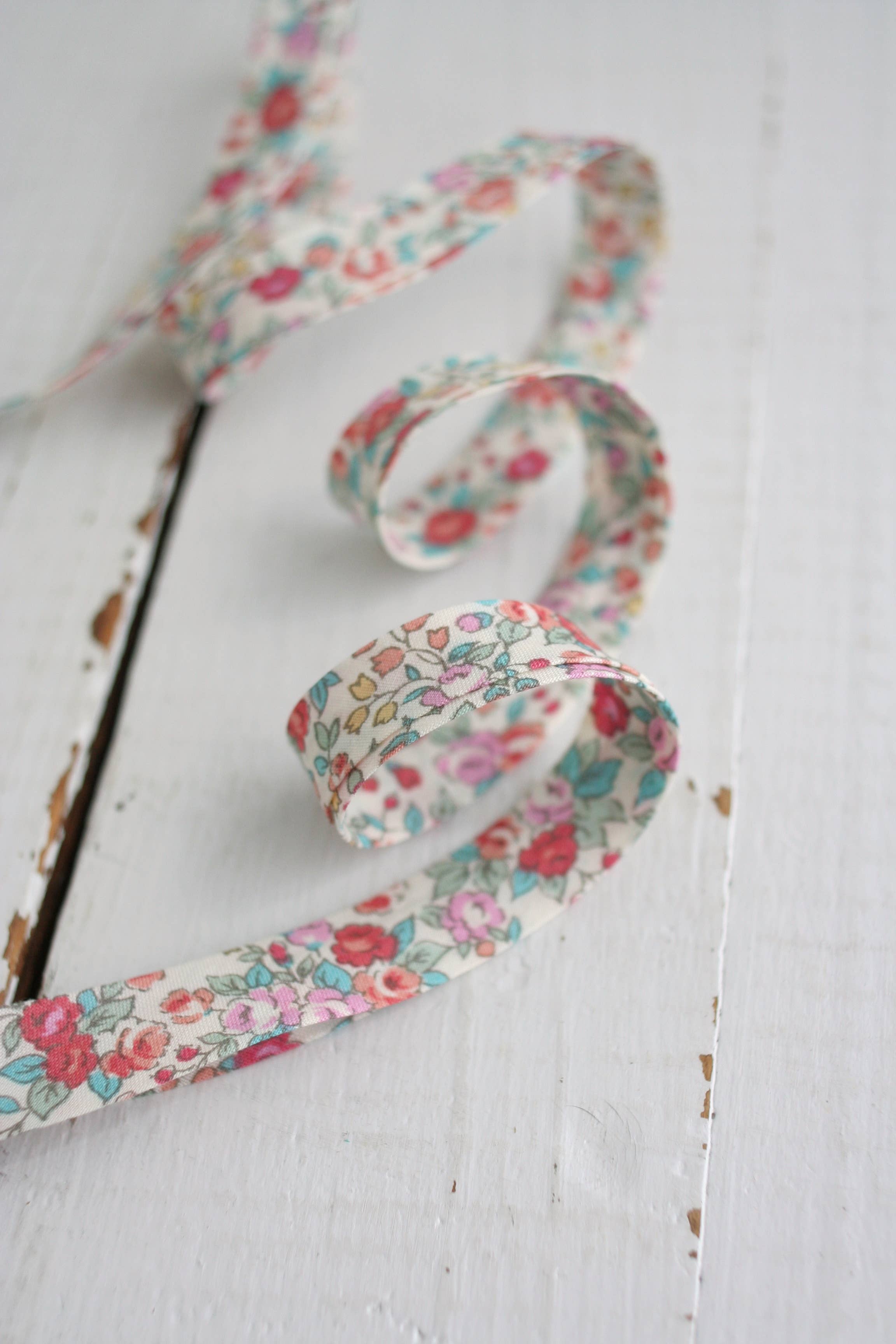 1/2" Double Fold Bias Binding -  Bouquet Blossom 100% Cotton